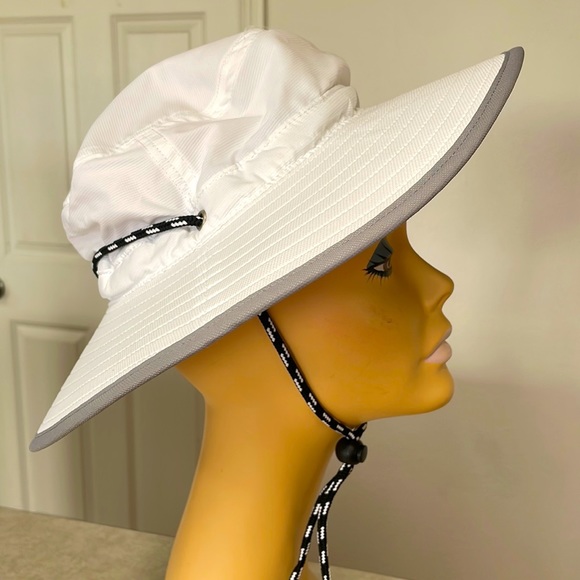 Eddie Bauer Accessories Eddie Bauer White Gray Spf Protection Sun